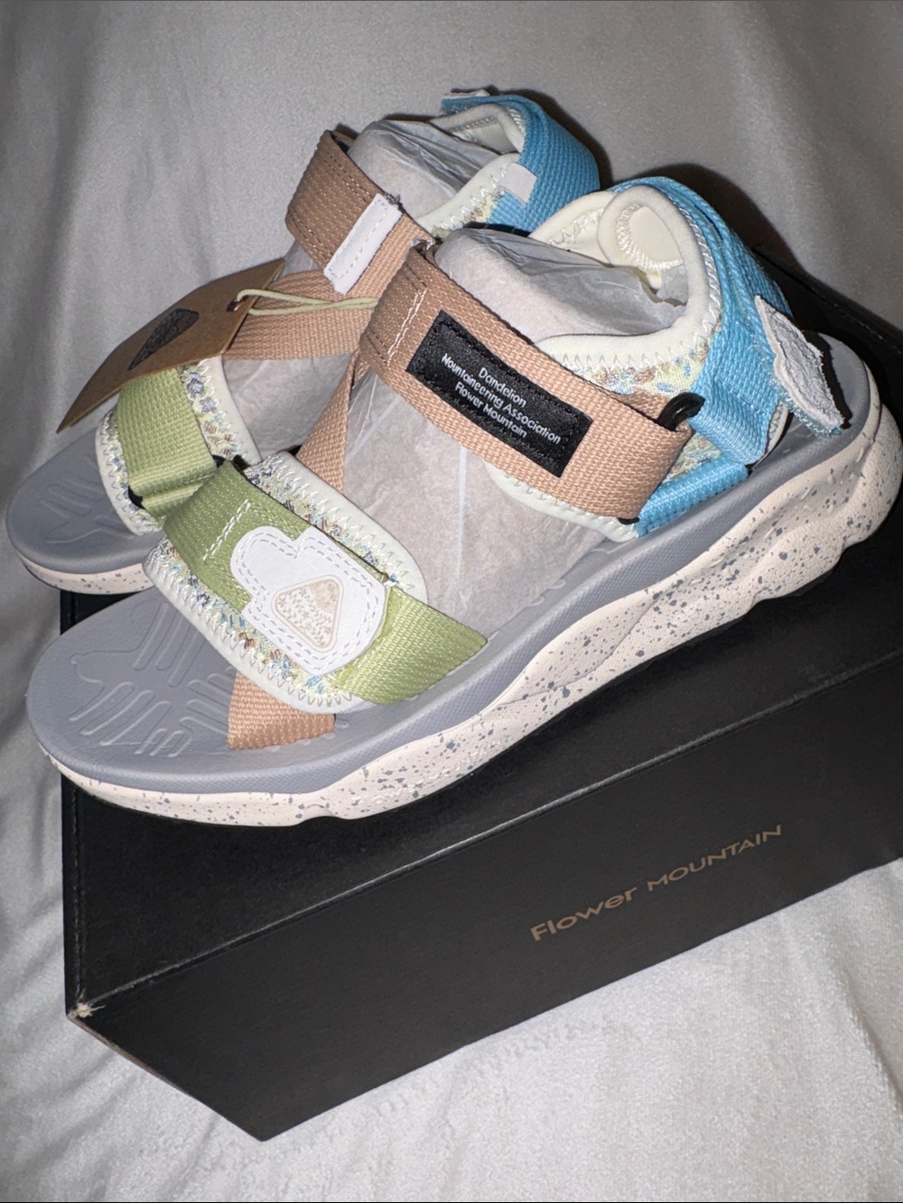NWT Flower Mountain Nazca 2 Sandal in Light Green - Picture 14 of 16